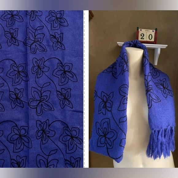 Charming Charlie Royal Blue Rectangular Women’s Scarf with Fringe - Picture 1 of 9